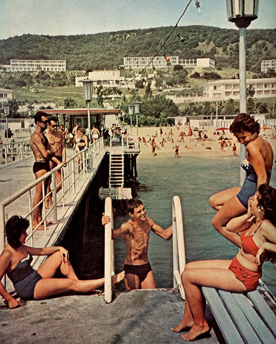 Χώρος αναψυχής στη Λ.Δ. Βουλγαρίας Πηγή φωτογραφίας: http://piximus.net/