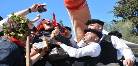 Με το «μπουρανί» κορυφώθηκαν οι αποκριάτικες εκδηλώσεις στον Τύρναβο