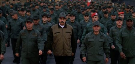 Ο Ν. Μαδούρο κάλεσε τον στρατό να είναι «έτοιμος» σε περίπτωση επίθεσης των ΗΠΑ maduro