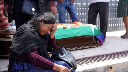 ΒΟΛΙΒΙΑ: Σφαγή στο Ελ Αλτο μετά από στρατιωτική επέμβαση Masacre de El Alto Bolivia