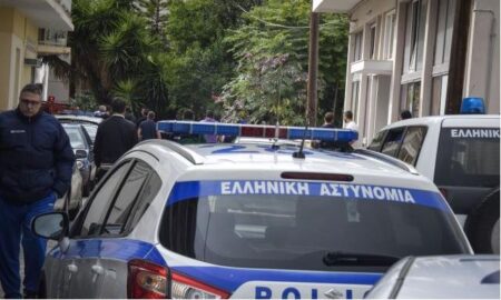 Τραμπούκικη – ρατσιστική επίθεση σε μεταναστόπουλο από φασιστοειδή γονέα peripoliko54
