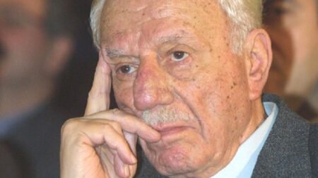 Χαρίλαος Φλωράκης: Δεκαέξι χρόνια από τον θάνατό του xarilaos florakis8