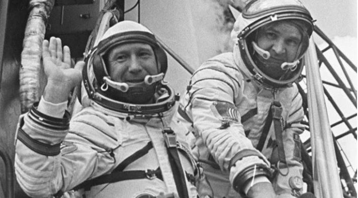 Το πρώτο περπάτημα στο διάστημα και η απήχησή του στη Ελλάδα sovietikoi astronautes