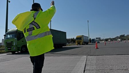 Πάσχα στην πόλη και Ανάσταση στις 9 – Πιθανά το απόγευμα οι ανακοινώσεις diodia troxaia