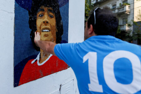 maradona48
