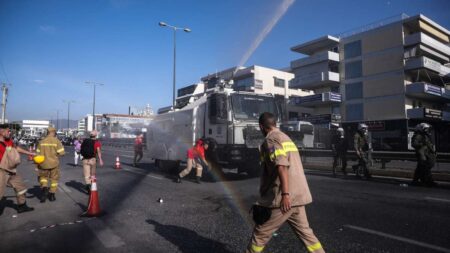 Σχόλιο του ΚΚΕ για τους σοβαρούς τραυματισμούς από την επίθεση των ΜΑΤ στην κινητοποίηση των πυροσβεστών της αστυνομίας στη συγκέντρωση των Πυροσβεστών στο υπουργείο πολιτικής προστασίας