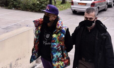 Ποινική δίωξη για όπλα και ναρκωτικά άσκησε ο εισαγγελέας στον τράπερ Light light