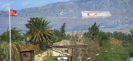 Τσαβούσογλου: Επίδειξη ισχύος στους Τουρκοκύπριους