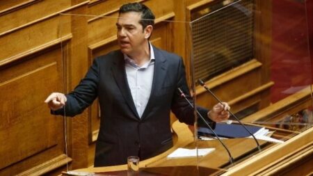 Πρόταση δυσπιστίας κατά της κυβέρνησης κατέθεσε ο Αλ. Τσίπρας