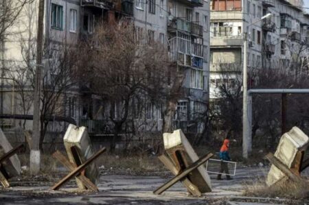 Μαίνεται η ιμπεριαλιστική σύγκρουση: Οι Ρώσοι κατέλαβαν το Δημαρχείο της Μπαχμούτ