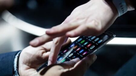 Έρευνα: Οι τηλεφωνικές συνομιλίες άνω των 30 λεπτών συνδέονται με αυξημένο κίνδυνο για υπέρταση