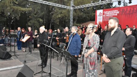 Το ΚΚΕ αποχαιρετά με βαθιά συγκίνηση και σεβασμό τον Γιάννη Μαρκόπουλο