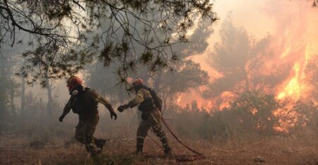 Μάχη με επικίνδυνα πύρινα μέτωπα σε Δυτική Αττική – Ρόδο – Ξάνθη – Αναζωπυρώσεις στη Λακωνία