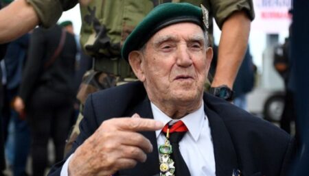 Πέθανε σε ηλικία 100 ετών ο τελευταίος επιζών καταδρομέας της Απόβασης της Νορμανδίας