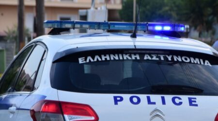 Μυστήρια επίθεση με χειροβομβίδα σε είσοδο πολυκατοικίας στην Κυψέλη