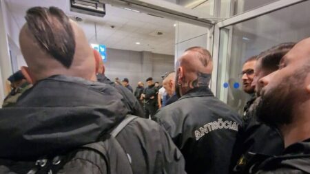 Συνελήφθησαν στο «Ελ. Βενιζέλος» 21 Ιταλοί φασίστες