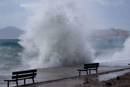 «Βουτιά» το θερμόμετρο από σήμερα και θυελλώδεις άνεμοι το Σαββατοκύριακο