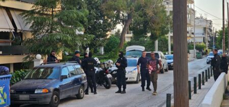 Γλυφάδα: Έδερνε τη γυναίκα του, αυτοκτόνησε όταν έφτασε η αστυνομία