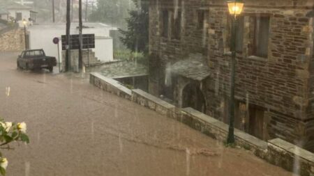 Σε εξέλιξη η κακοκαιρία – Πλημμύρες σε Καρδίτσα και Πήλιο