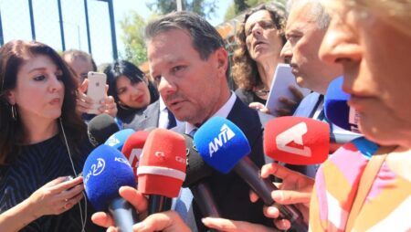 Ελεύθερος με τον όρο να μην προσεγγίζει τη σύζυγό του ο δικηγόρος Απόστολος Λύτρας – Τι δήλωσε