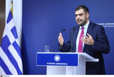 Ανασχηματισμός για την αποτελεσματική εφαρμογή της ίδιας επώδυνης για το λαό πολιτικής