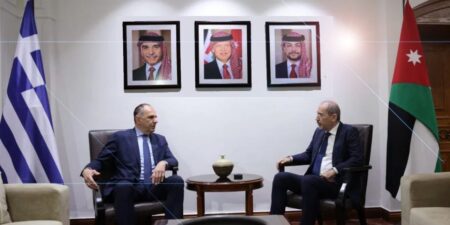 Στην Ιορδανία ο υπΕξ Γιώργος Γεραπετρίτης: Ενεργότερη εμπλοκή της κυβέρνησης που αποσιωπά τα εγκλήματα του κράτους του Ισραήλ