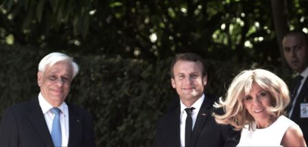 Ο Εμανουέλ, η Μπριζίτ και ο σκύλος του Αλκιβιάδη