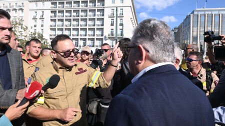 Δ. Κουτσούμπας: Μονιμοποίηση τώρα όλων των εποχικών πυροσβεστών