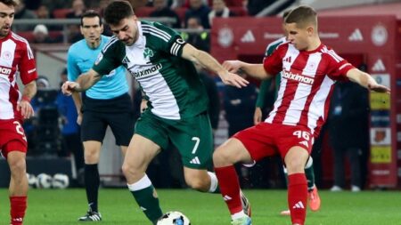 Ολυμπιακός – Παναθηναϊκός: Ο Μουζακίτης έστειλε τον Ολυμπιακό στους τέσσερις του Κυπέλλου