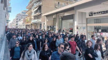 Τέμπη-Μαζικό συλλαλητήριο στην Πάτρα: «Η νέα γενιά δεν συγχωρεί είτε με τα κέρδη ή με τη ζωή»