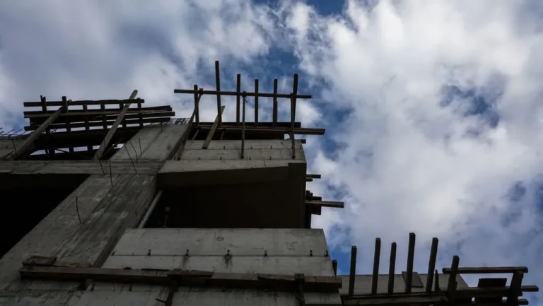 Οικοδόμος σκοτώθηκε όταν έπεσε από μεγάλο ύψος