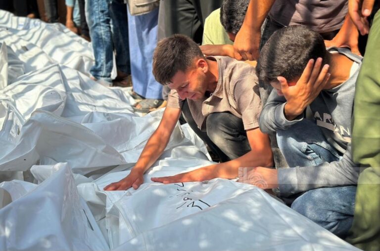 Γάζα: Το Ισραήλ συνεχίζει τις αποτρόπαιες σφαγές και εντείνει τις απειλές για την εφαρμογή του άθλιου σχεδίου Τραμπ