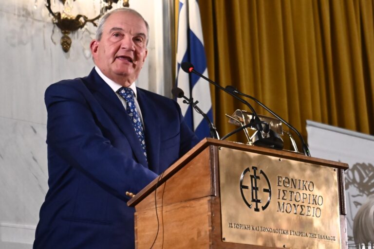 “Καμπανάκι” Καραμανλή για “πολιτική κρίση πρώτου μεγέθους”