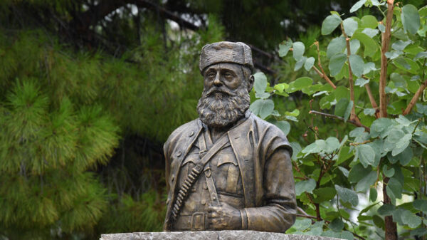 Ανιστόρητος αντικομουνισμός – Του Αλέκου Χατζηκώστα