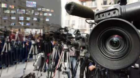 “Ενημέρωση” εν μέσω πολεμικής προετοιμασίας και διεργασιών στο αστικό πολιτικό σύστημα και το “θάψιμο” του ΚΚΕ