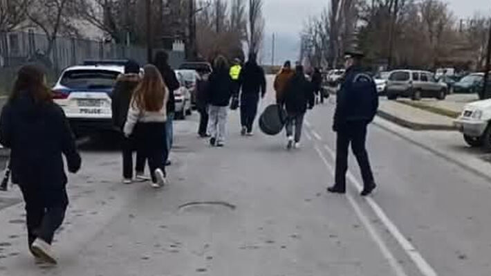 Οι μαθητές του Μουσικού σχολείου Αμυνταίου χάλασαν την κυβερνητική φιέστα