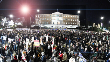 Συλλαλητήριο στο Σύνταγμα: Ο λαός είναι στο πλευρό των αγροτών ενάντια στον προϋπολογισμό των φόρων και του πολέμου