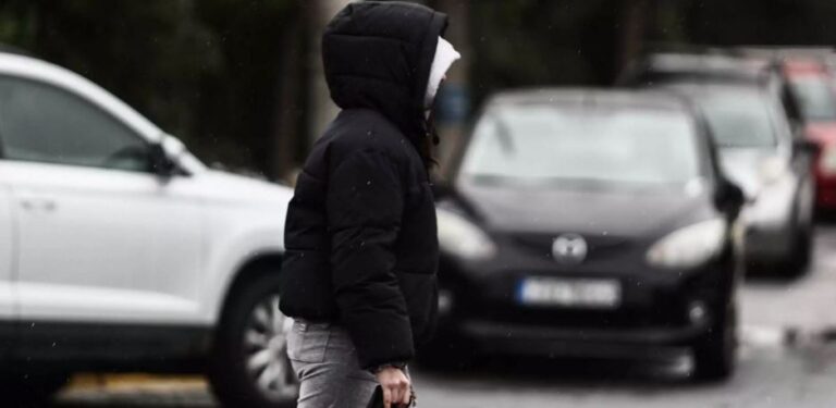 Βουτιά το θερμόμετρο με θερμοκρασίες κάτω του μηδενός