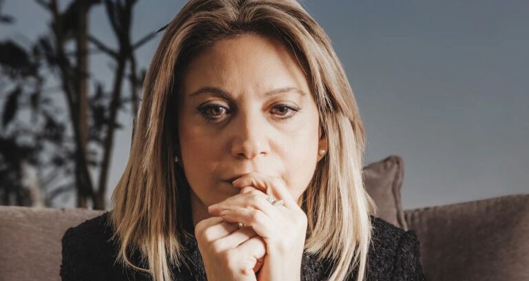 Όταν η πολιτική χτίζεται στη στρεψοδικία: για την Καρυστιανού, το «κόμμα» και τα όρια της ηθικής