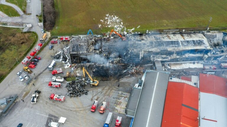 Έκρηξη στη Βιολάντα: Ελεύθεροι ο ιδιοκτήτης του εργοστασίου και τα δύο στελέχη