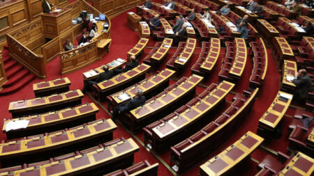 Καυγάς περί όνου σκιάς με αφορμή την πρόταση για τη θέση αντιπροέδρου που αναλογεί στον ΣΥΡΙΖΑ
