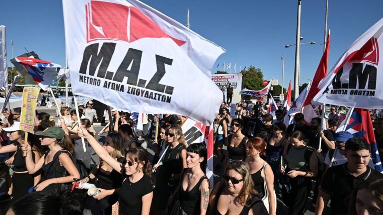 ΠΑΜΕ: Το πρωτοφανές “θάψιμο” από τα ΜΜΕ δεν μπορεί να κρύψει τη μεγαλειώδη διαδήλωση, τη λαοθάλασσα που βούλιαξε τη Θεσσαλονίκη!