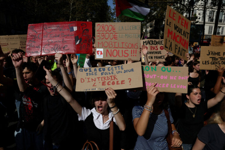KNE: Νίκη στον αγώνα των μαθητών της Γαλλίας!